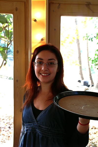 PICT1472 small ARMENI WAITRESS.jpg - 185291 Bytes